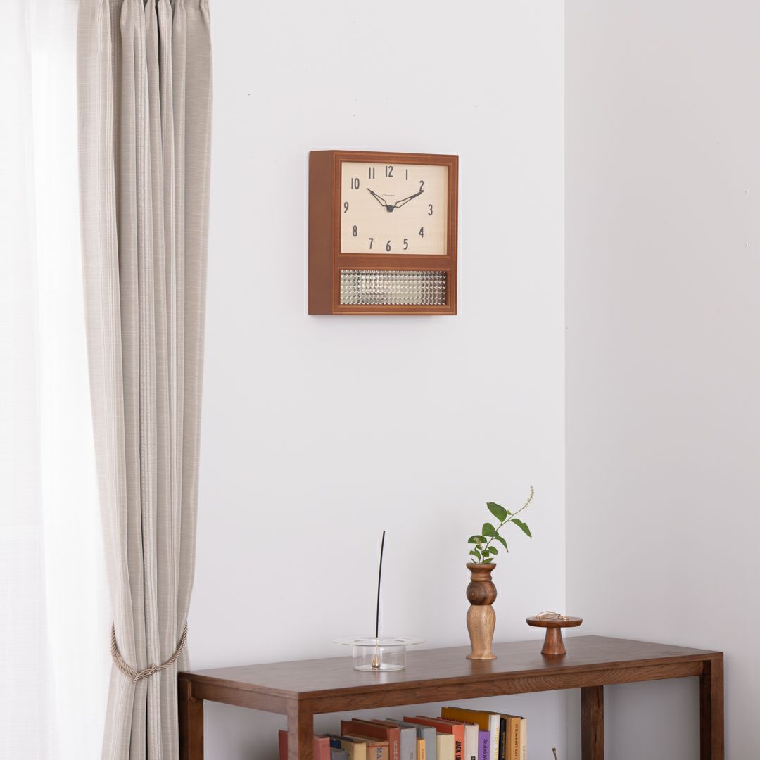 壁掛け時計 ｜ COURT PENDULUM CLOCK カフェブラウン | Hym.（ハイム）