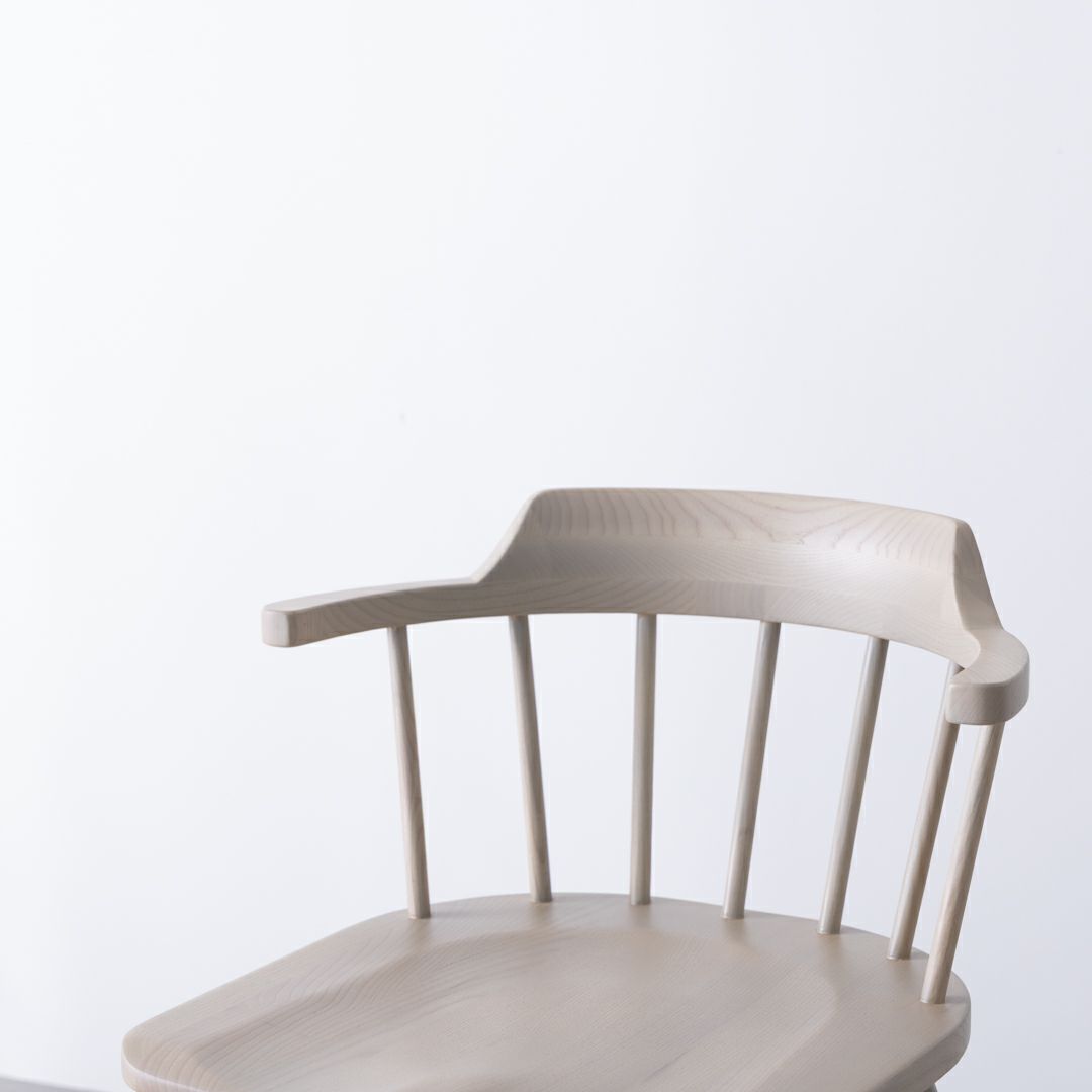 ペーパーコード座面のチェア